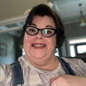 Meet your Posher, Holly